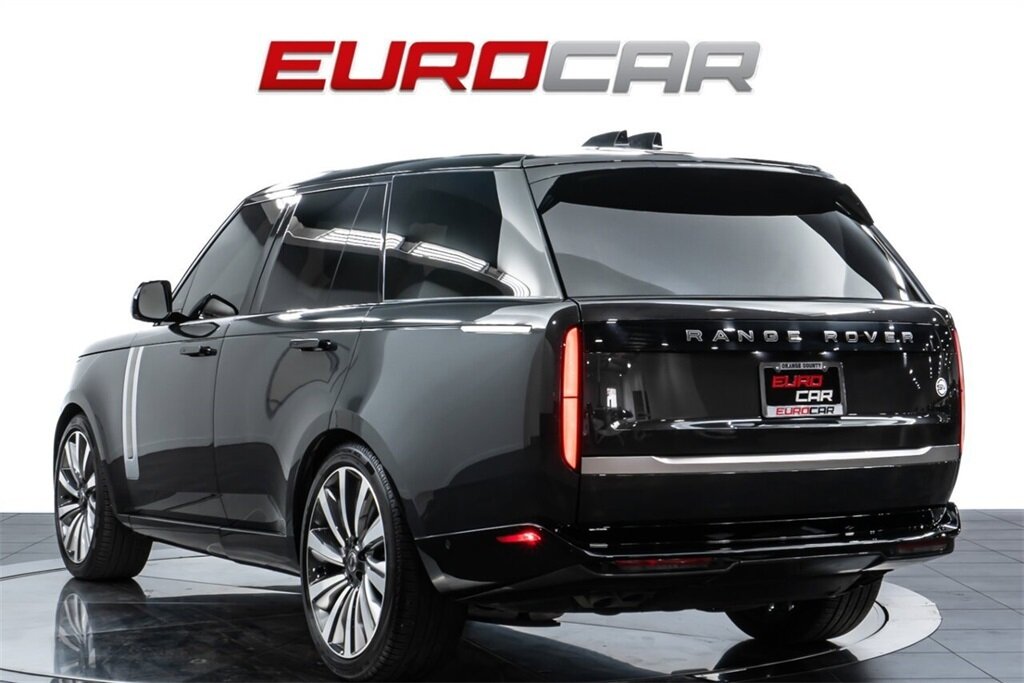 2025 Land Rover Range Rover P615 SV *23 " FORGED WHEELS * EXECUTIVE CLASS REAR SEATS* - Photo 3 - Costa Mesa, CA 92626