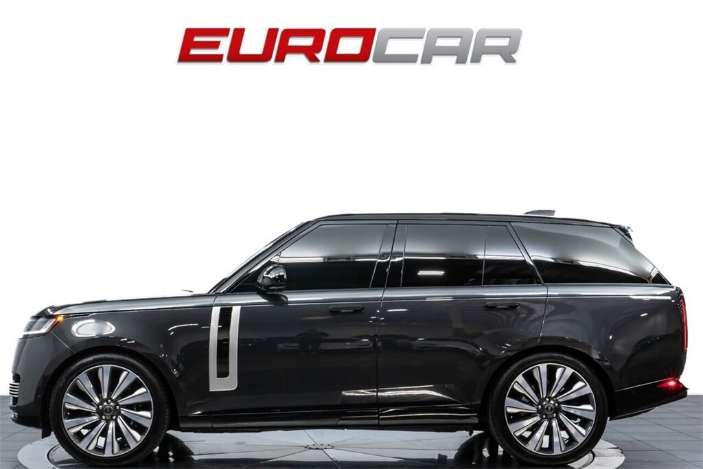 2025 Land Rover Range Rover P615 SV *23 " FORGED WHEELS * EXECUTIVE CLASS REAR SEATS* - Photo 2 - Costa Mesa, CA 92626