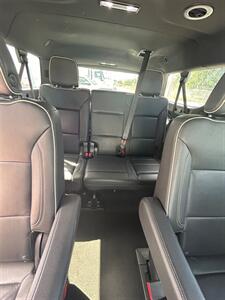 2023 Chevrolet Suburban Premier   - Photo 6 - Medley, FL 33166