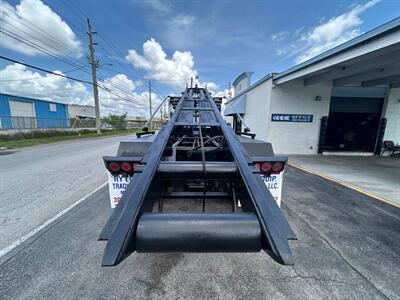 2017 Mack GU713 - Photo 3 - Medley, FL 33166