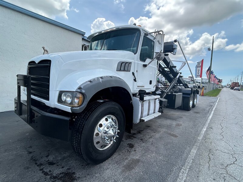 2017 Mack GU713   - Photo 1 - Medley, FL 33166