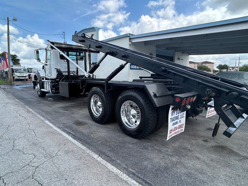 2017 Mack GU713 - Photo 2 - Medley, FL 33166