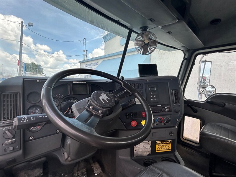2017 Mack GU713 - Photo 6 - Medley, FL 33166