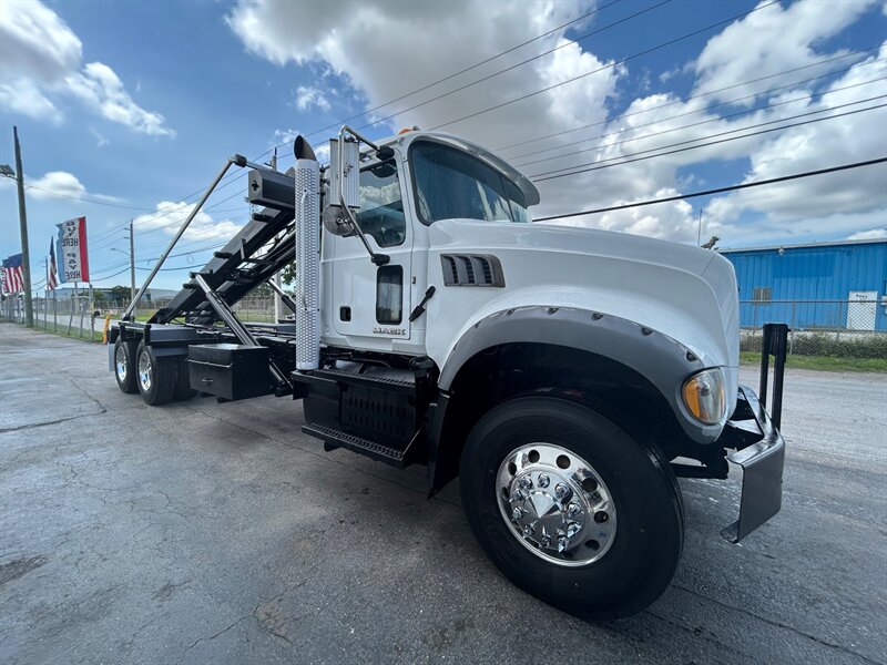 2017 Mack GU713 - Photo 5 - Medley, FL 33166