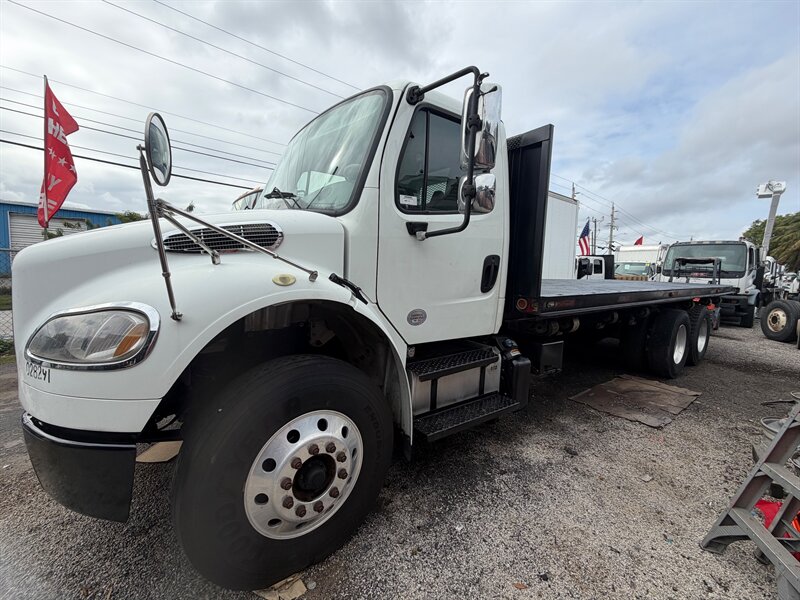2020 Freightliner M2 106 FlatBed  