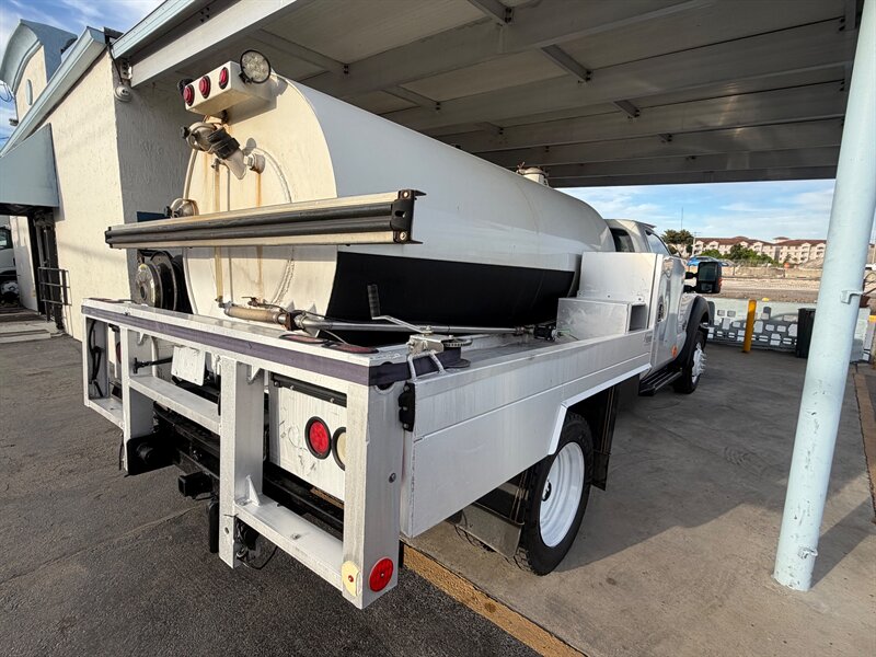 2012 FORD F-550 - Photo 2 - Medley, FL 33166