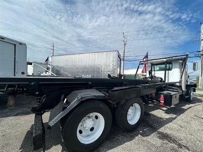 2015 Mack GU813 ROLL OFF   - Photo 3 - Medley, FL 33166