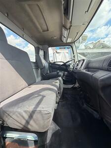 2011 Hino 258A - Photo 4 - Medley, FL 33166