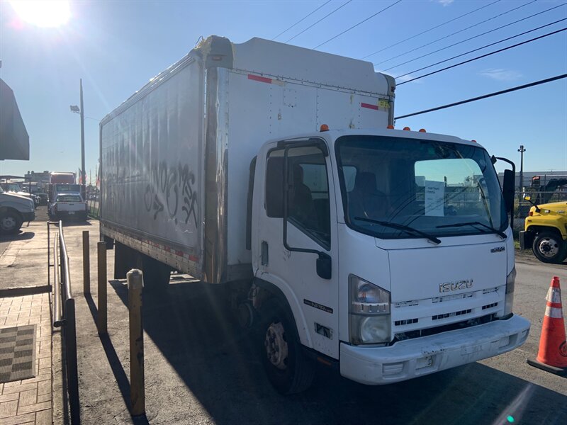 2013 Chevrolet NPR - Photo 2 - Medley, FL 33166