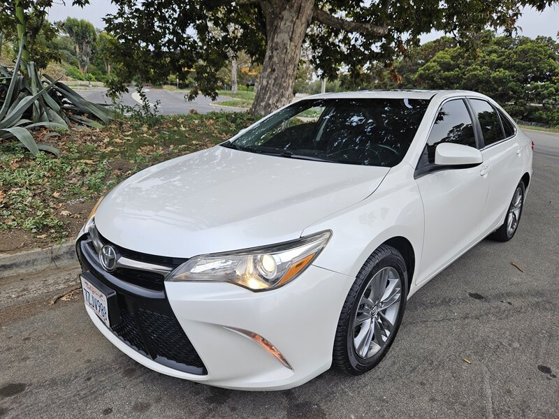 2017 Toyota Camry SE   - Photo 1 - Ventura, CA 93003