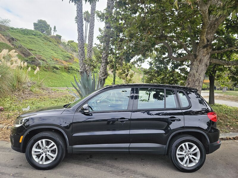 2013 Volkswagen Tiguan S   - Photo 1 - Ventura, CA 93003