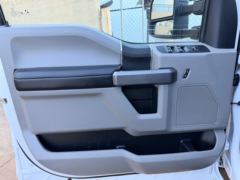 2021 Ford F-250 Super Duty DIESEL TRUCK 4WD LOW MI FORD F250 TRUCK - Photo 10 - Scottsdale, AZ 85257