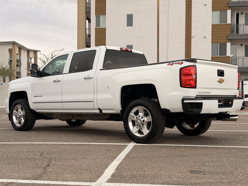 2018 Chevrolet Silverado 2500 DURAMAX DIESEL TRUCK 4WD LOW MI CHEVY 2500 DIESEL - Photo 8 - Scottsdale, AZ 85257