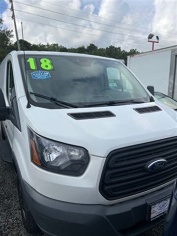 The 2018 Ford TRANSIT 250 photos