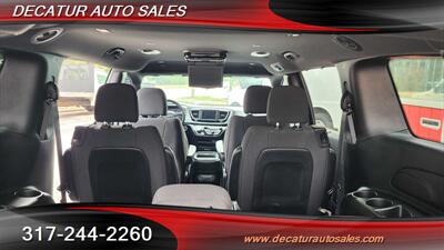 2018 Chrysler Pacifica Touring Plus   - Photo 11 - Indianapolis, IN 46221