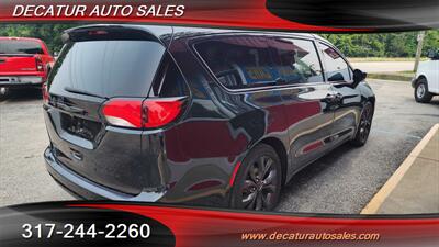 2018 Chrysler Pacifica Touring Plus   - Photo 5 - Indianapolis, IN 46221
