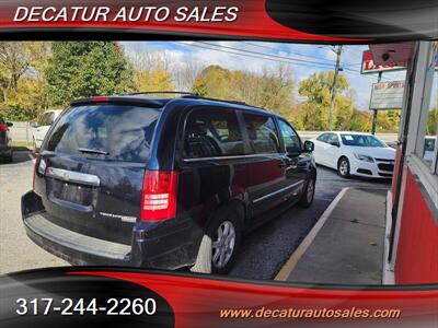 2010 Chrysler Town & Country Touring Plus   - Photo 12 - Indianapolis, IN 46221