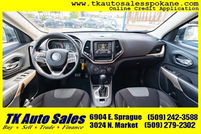 2017 Jeep Cherokee White - Photo 10 - Spokane, WA 99212