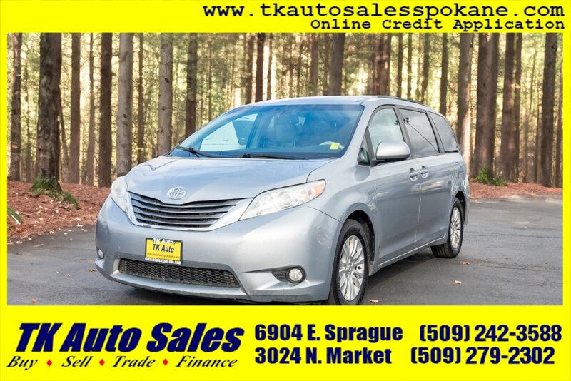 2014 Toyota Sienna XLE 8-Passenger  