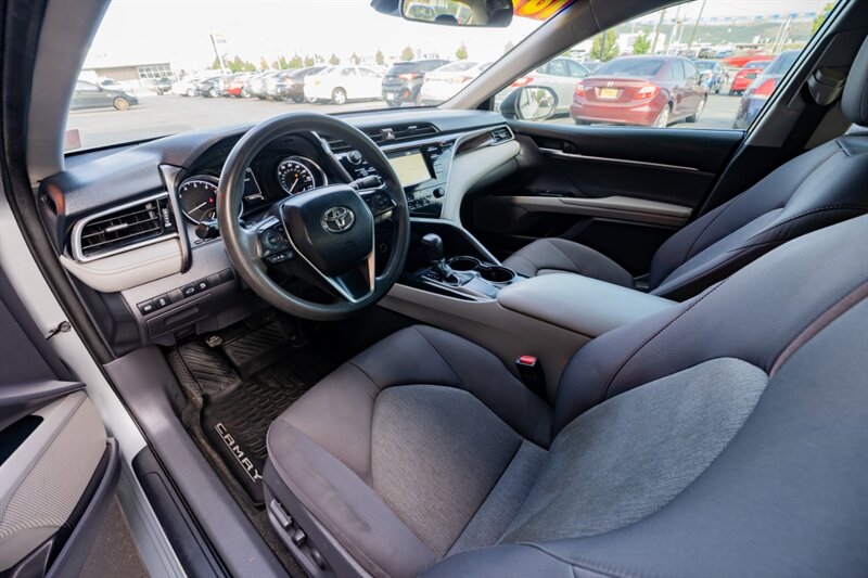 2018 Toyota Camry LE photo