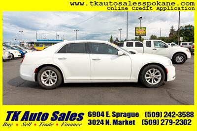 2016 Chrysler 300 Limited   - Photo 4 - Spokane, WA 99212