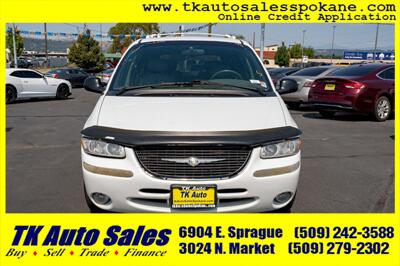 2000 Chrysler Town and Country Limited   - Photo 2 - Spokane, WA 99212