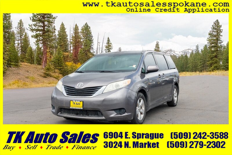 2014 Toyota Sienna LE 7-Passenger Auto Acces  