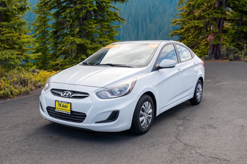 The 2014 Hyundai Accent GLS photos