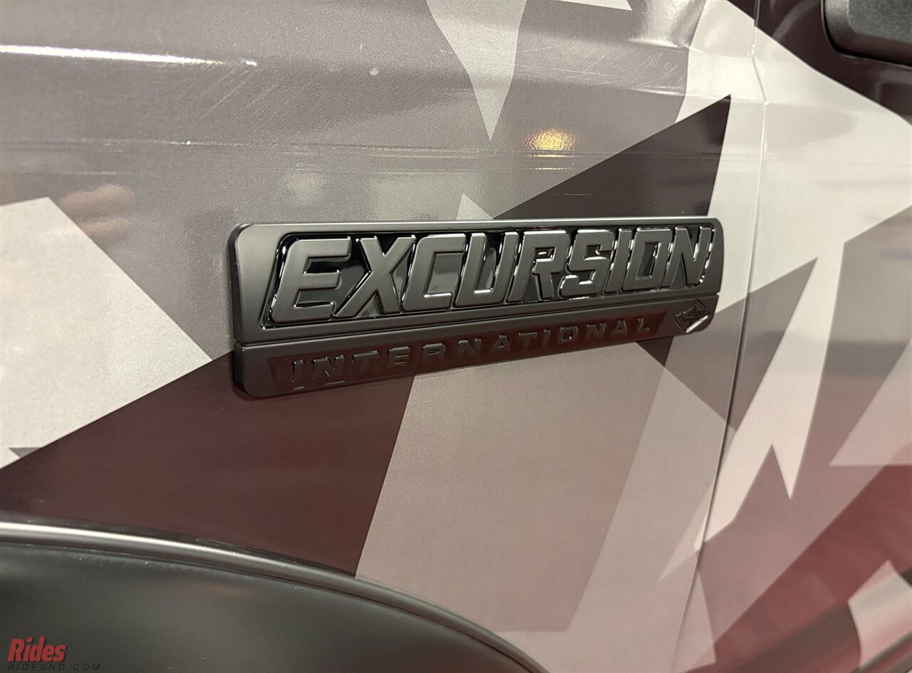 2004 Ford Excursion XLT - Photo 6 - Bismarck, ND 58503