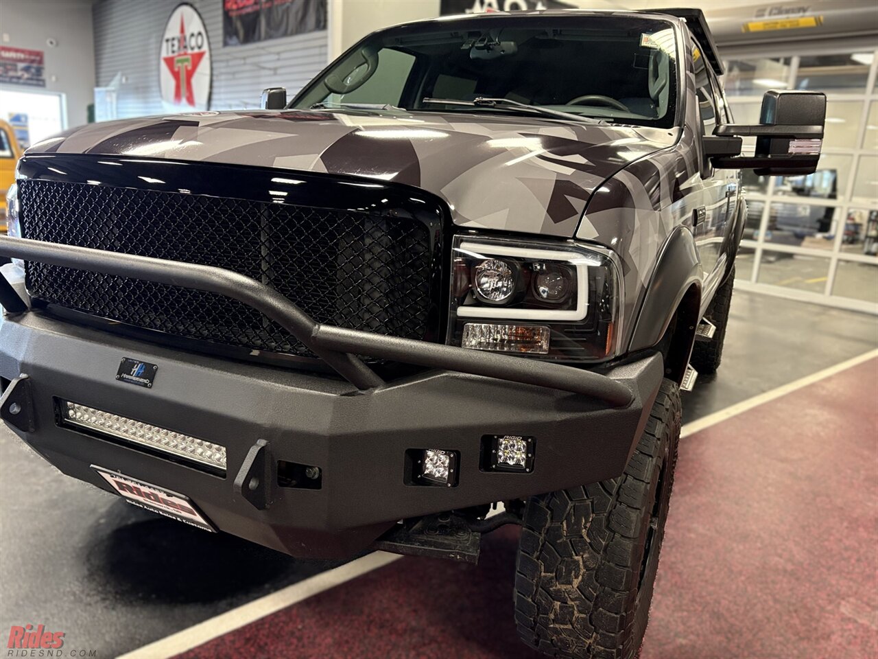 2004 Ford Excursion XLT - Photo 2 - Bismarck, ND 58503