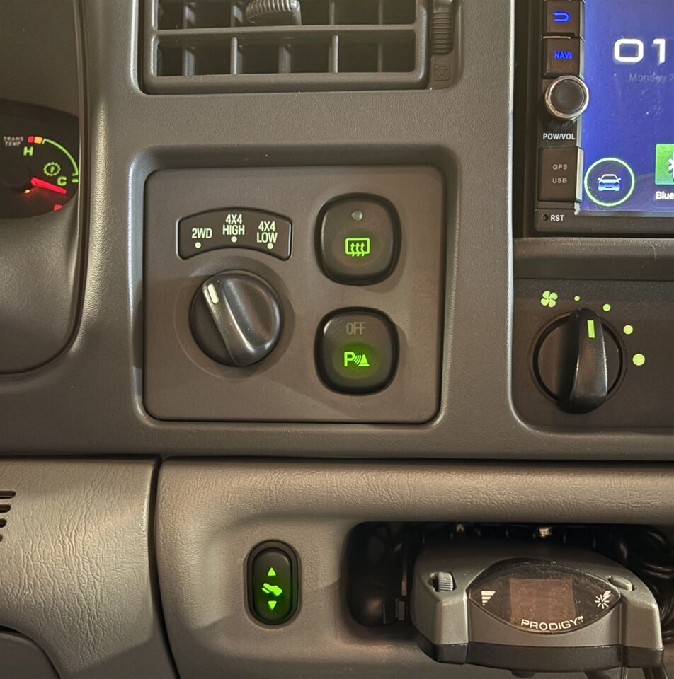 2004 Ford Excursion XLT - Photo 56 - Bismarck, ND 58503