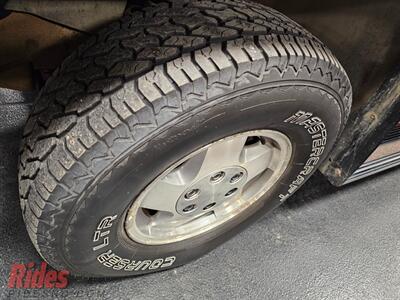 1994 Chevrolet C/K 1500 Series K1500 Silverado   - Photo 4 - Bismarck, ND 58503