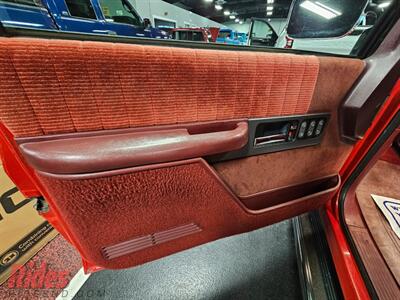 1994 Chevrolet C/K 1500 Series K1500 Silverado   - Photo 23 - Bismarck, ND 58503