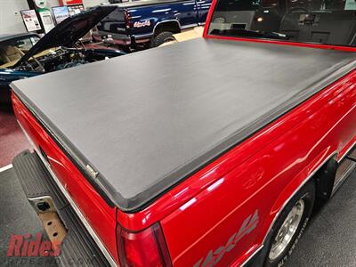 1994 Chevrolet C/K 1500 Series K1500 Silverado   - Photo 12 - Bismarck, ND 58503