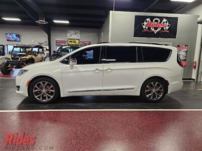 2017 Chrysler Pacifica Limited   - Photo 6 - Bismarck, ND 58503