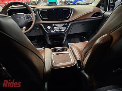 2017 Chrysler Pacifica Limited   - Photo 25 - Bismarck, ND 58503