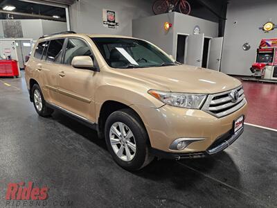 2011 Toyota Highlander   - Photo 14 - Bismarck, ND 58503