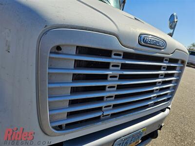 2004 Freightliner BOX VAN   - Photo 11 - Bismarck, ND 58503