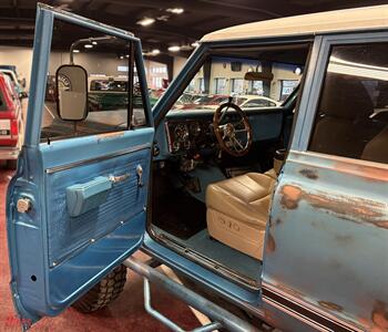 1971 Chevrolet Suburban K20   - Photo 8 - Bismarck, ND 58503
