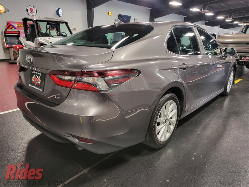2021 Toyota Camry LE photo