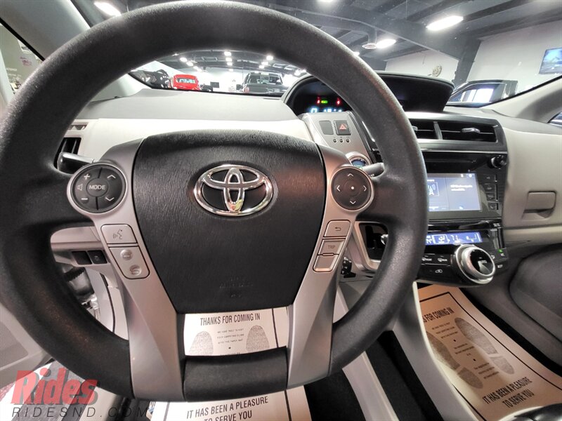 2017 Toyota Prius v Three photo