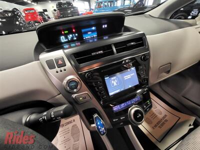 2017 Toyota Prius v Three   - Photo 34 - Bismarck, ND 58503