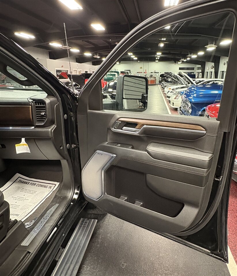 2024 Chevrolet Silverado 3500 High Country - Photo 33 - Bismarck, ND 58503