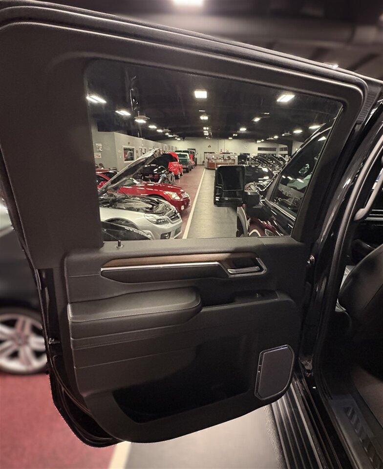 2024 Chevrolet Silverado 3500 High Country - Photo 14 - Bismarck, ND 58503