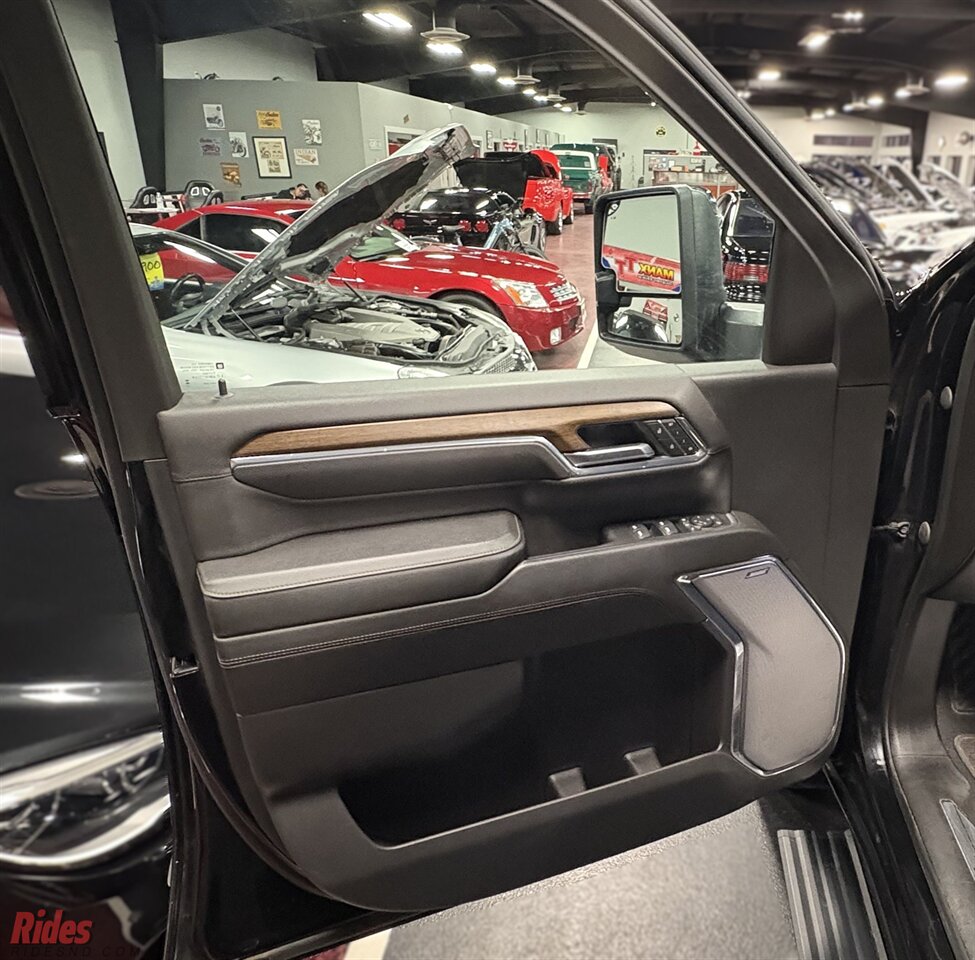 2024 Chevrolet Silverado 3500 High Country - Photo 11 - Bismarck, ND 58503