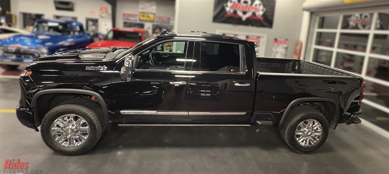 2024 Chevrolet Silverado 3500 High Country - Photo 8 - Bismarck, ND 58503