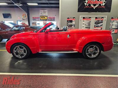 2005 Chevrolet SSR LS   - Photo 3 - Bismarck, ND 58503