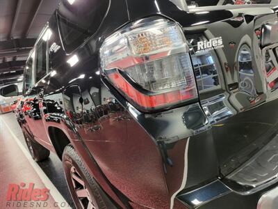 2022 Toyota 4Runner TRD Off-Road   - Photo 8 - Bismarck, ND 58503