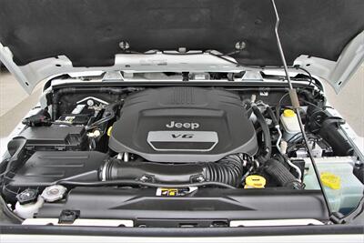 2018 Jeep Wrangler JK Unlimited Sahara ***ONE-OWNER*** - Photo 14 - Dublin, CA 94568