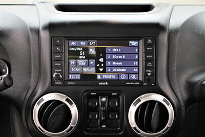 2018 Jeep Wrangler JK Unlimited Sahara ***ONE-OWNER*** - Photo 25 - Dublin, CA 94568